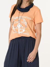 T-shirt orange peace and love