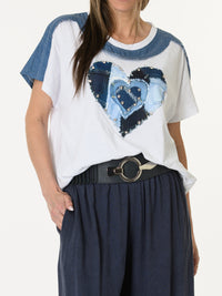 T-shirt blanc avec cœur texturé