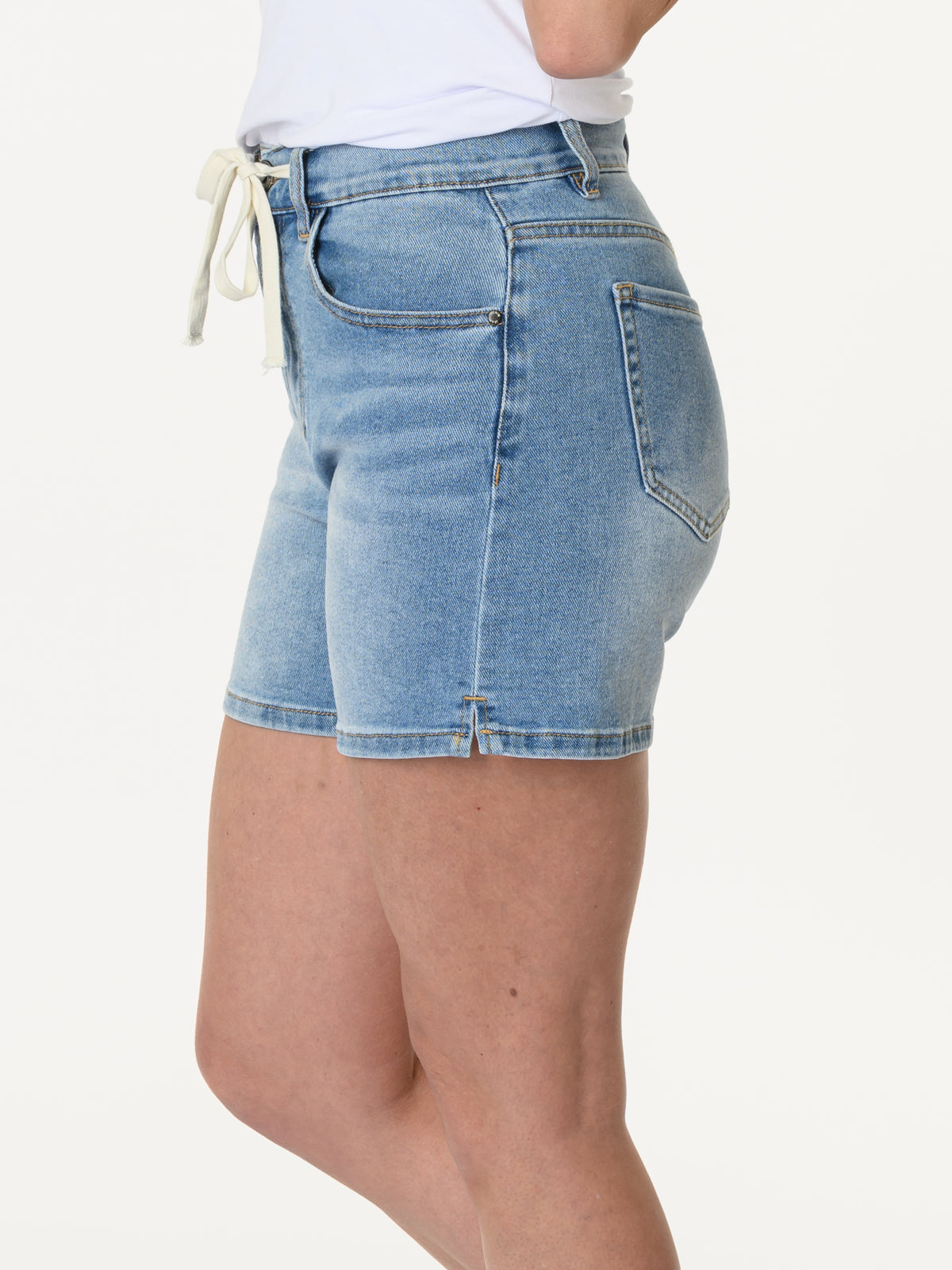 Short en jean avec cordon