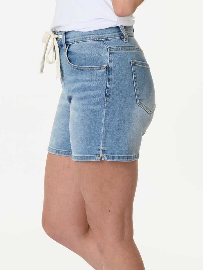 Short en jean avec cordon