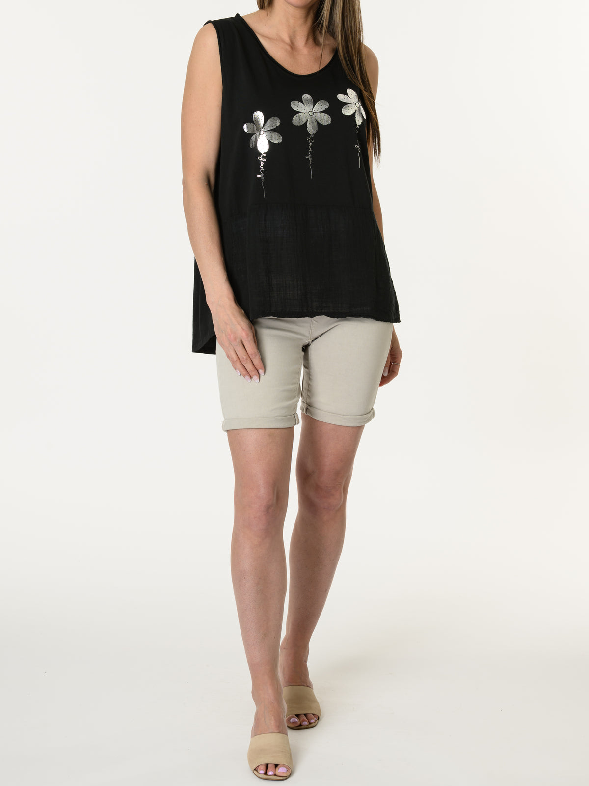 Camisole noire à motifs de fleurs argentées