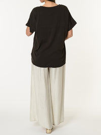 T-shirt brun avec manches en crochet
