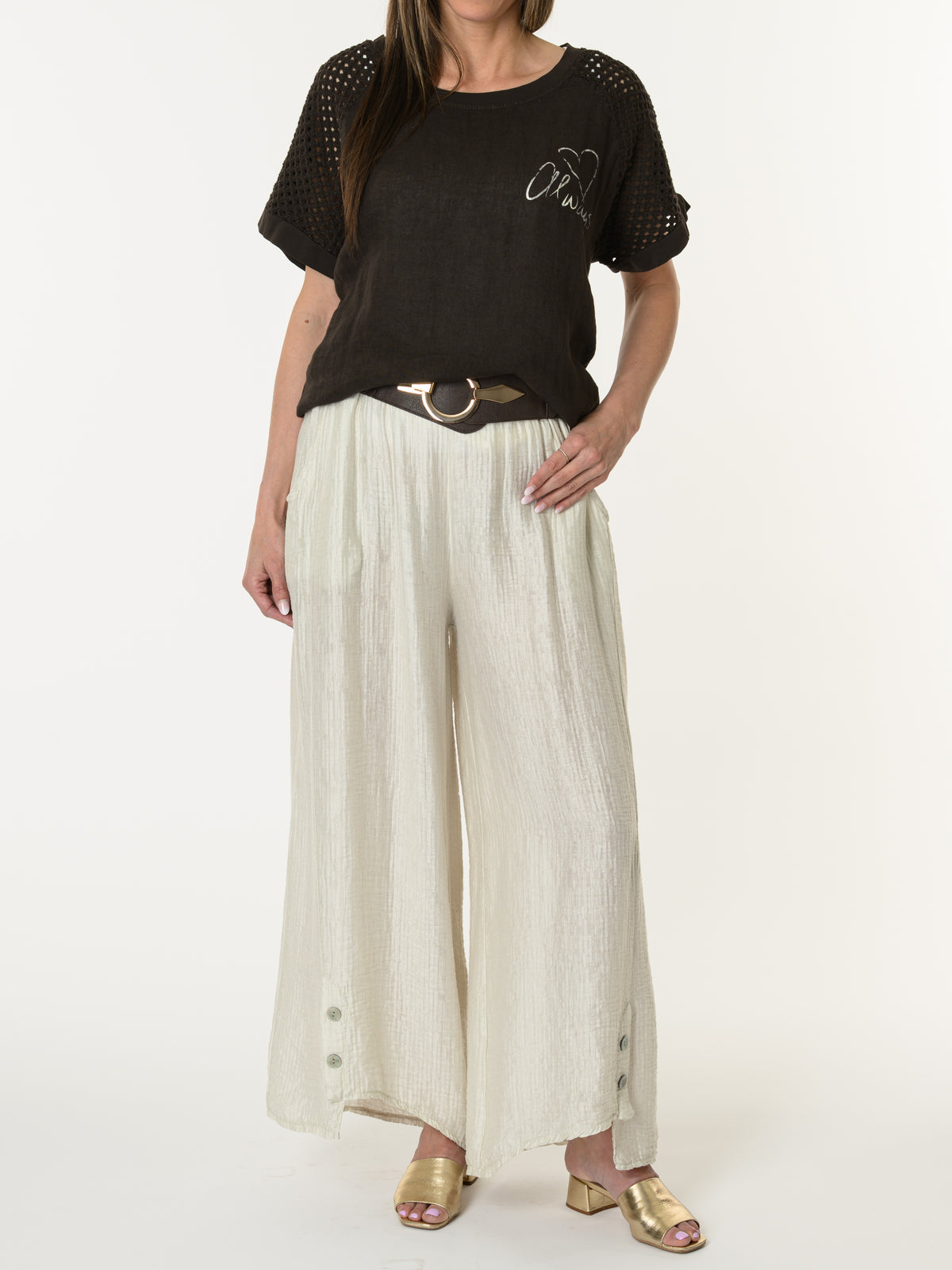 T-shirt brun avec manches en crochet