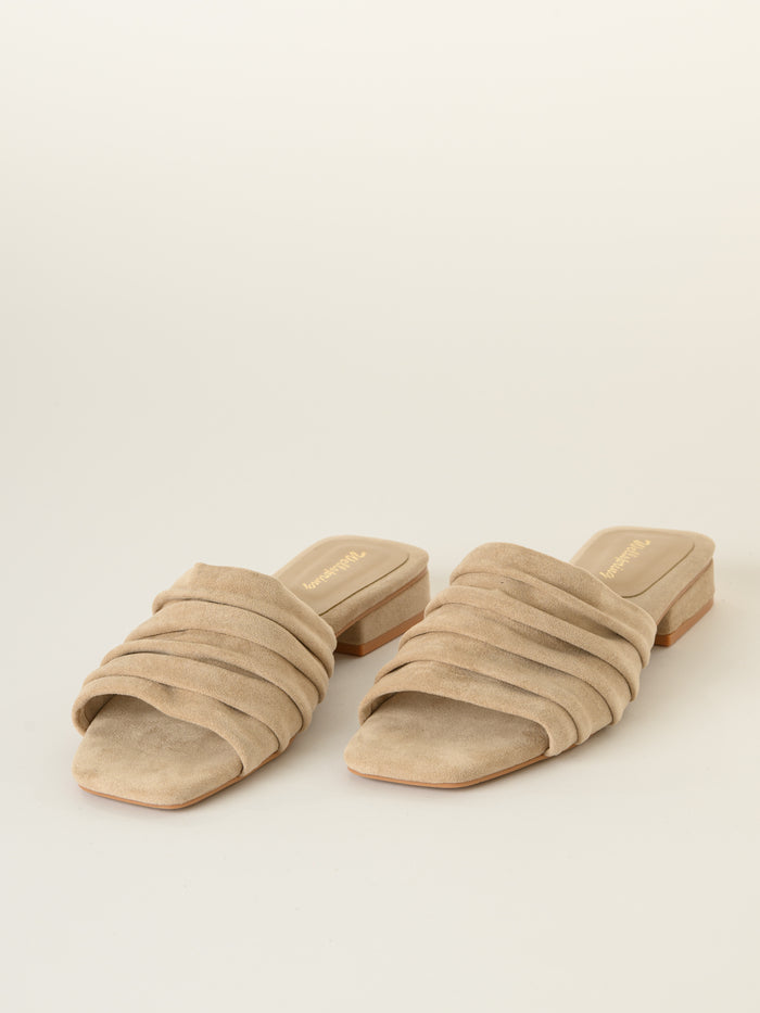 Sandale beige en suède