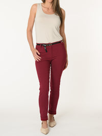 Pantalon skinny bourgogne avec ceinture