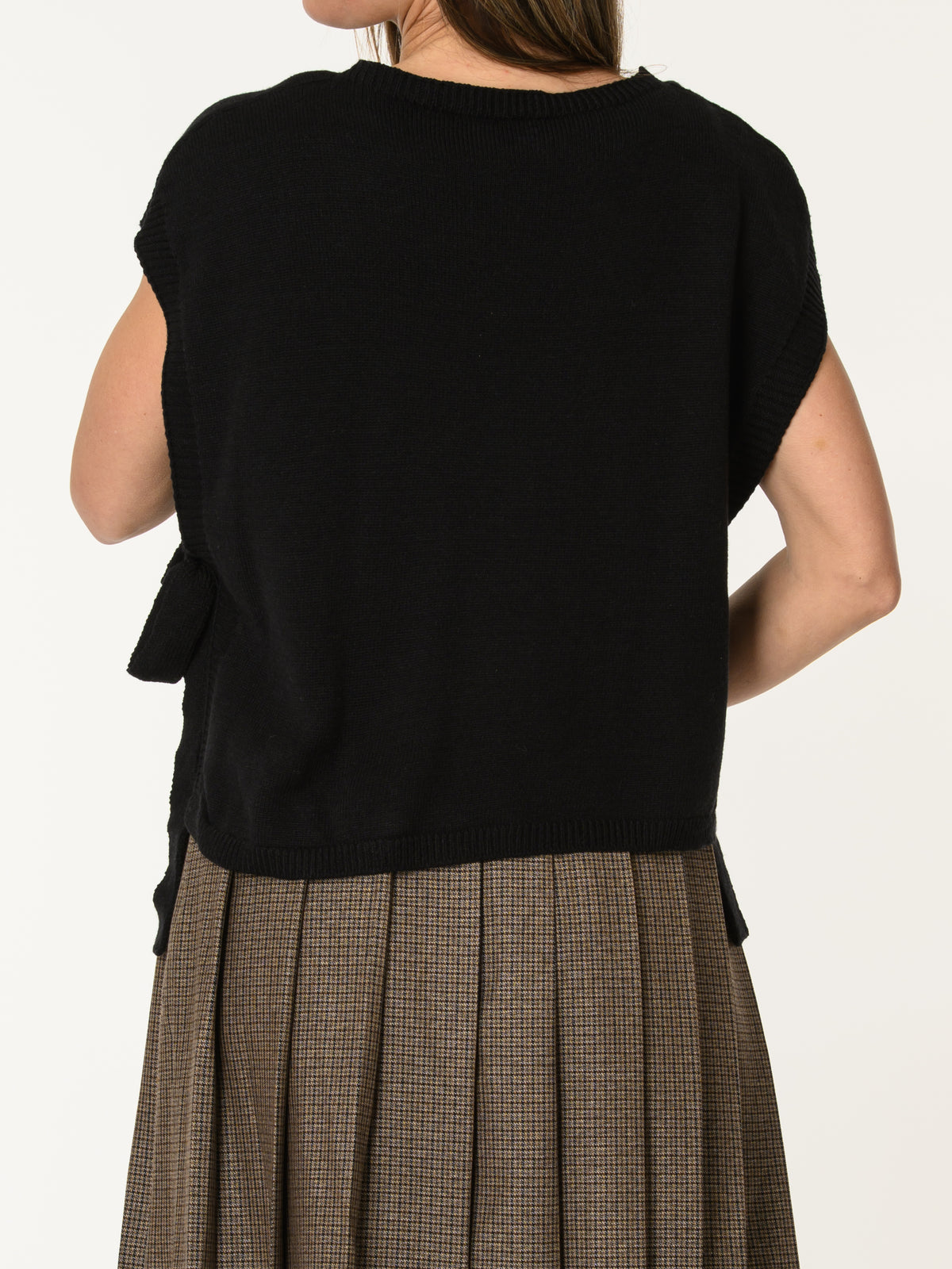 Débardeur noir avec lacets sur les côtés