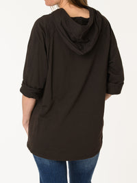 Chandail brun avec capuchon