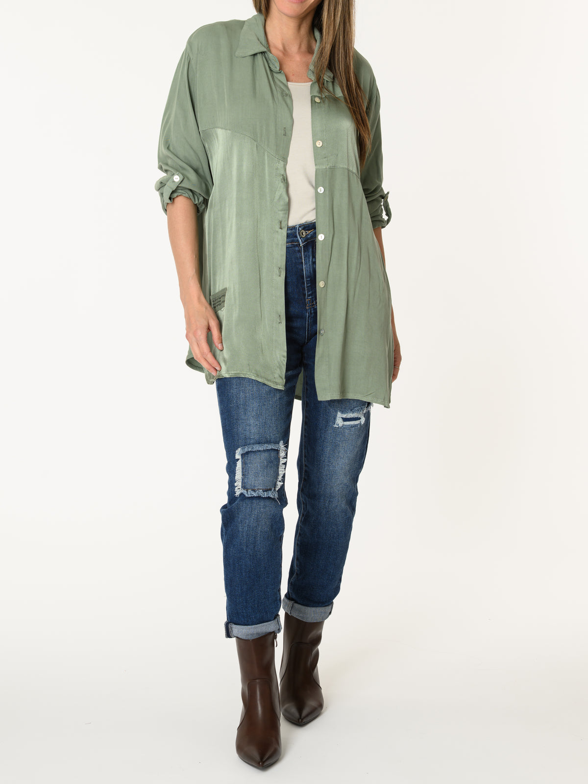 Chemise kaki aux textures satinées