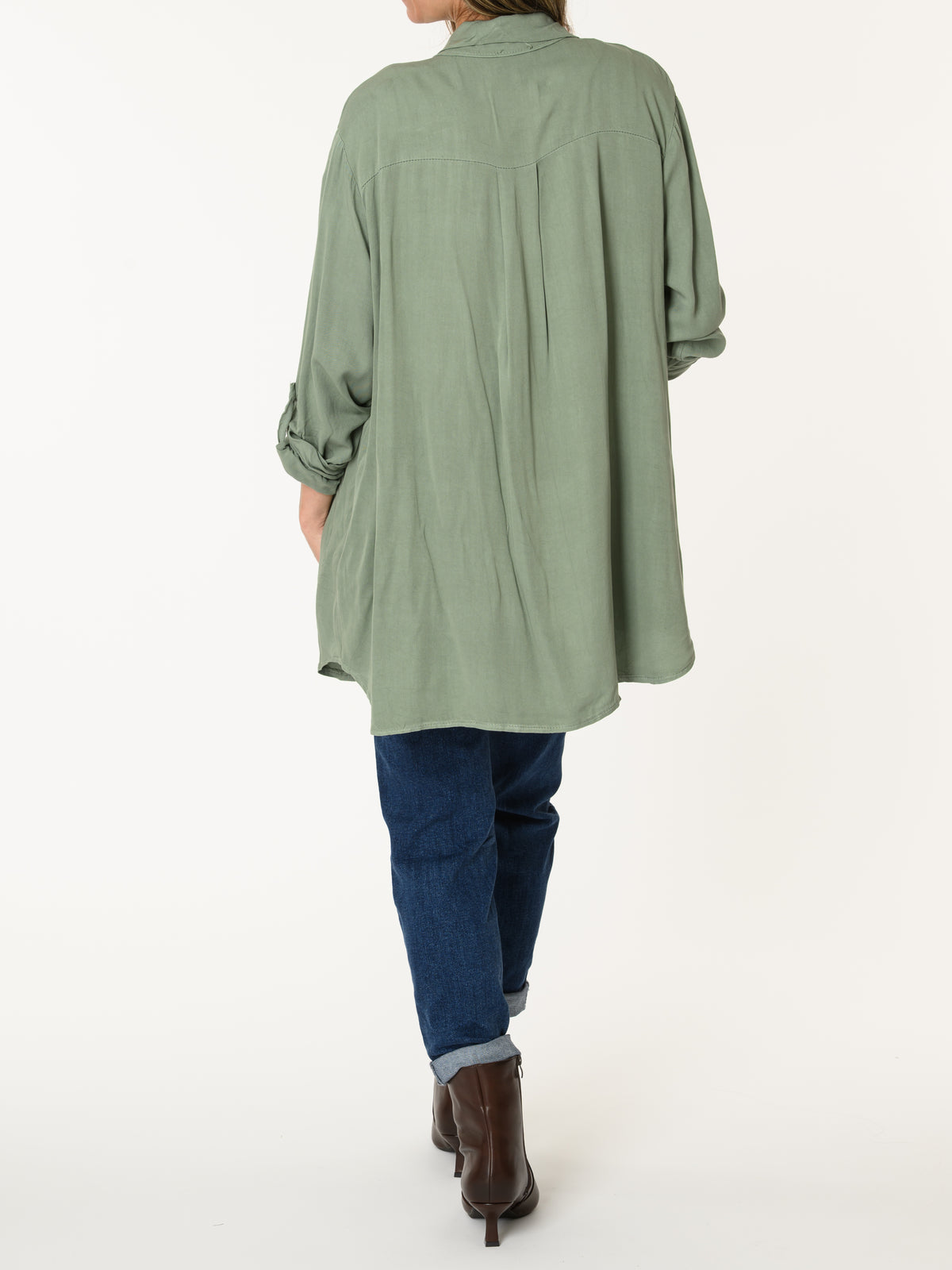 Chemise kaki aux textures satinées