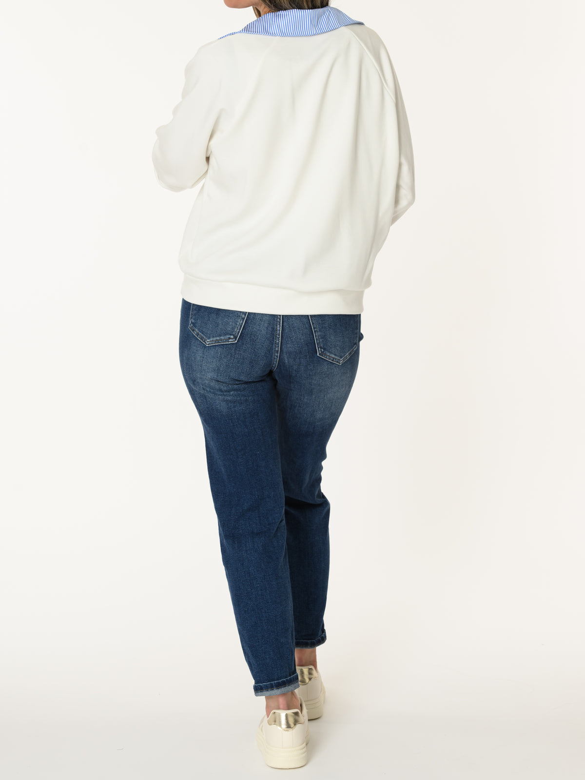 Chandail blanc avec col chemise
