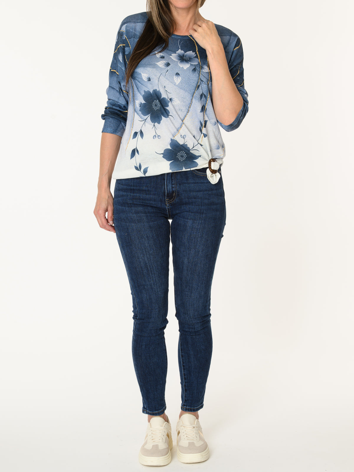 Chandail bleu et blanc à imprimé floral bleu