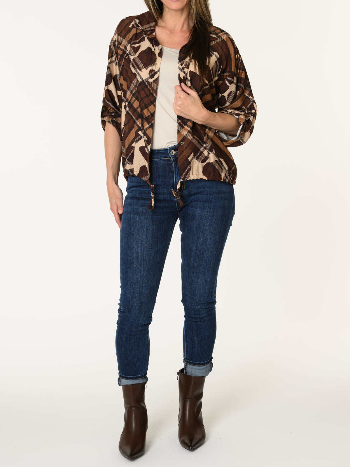 Chemise brune à motifs de style Burberry