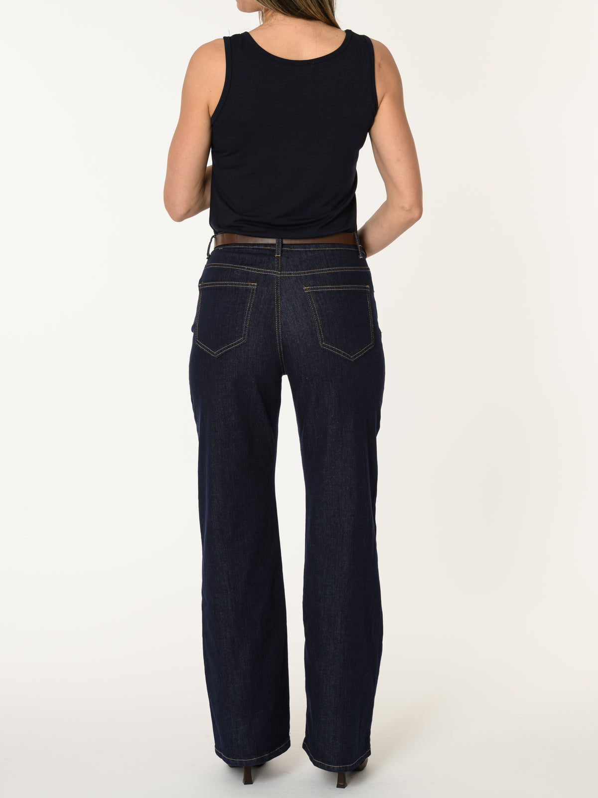 Jeans à jambe large avec ceinture