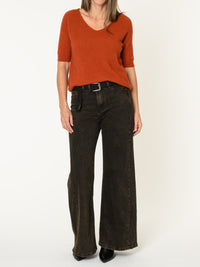 Chandail orange brûlé pour femme en tricot à col en V
