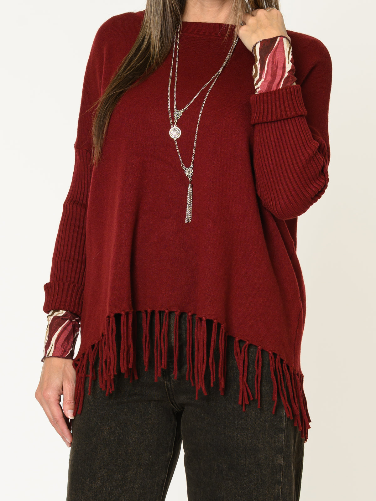 Chandail bourgogne pour femme en tricot avec franges au bas