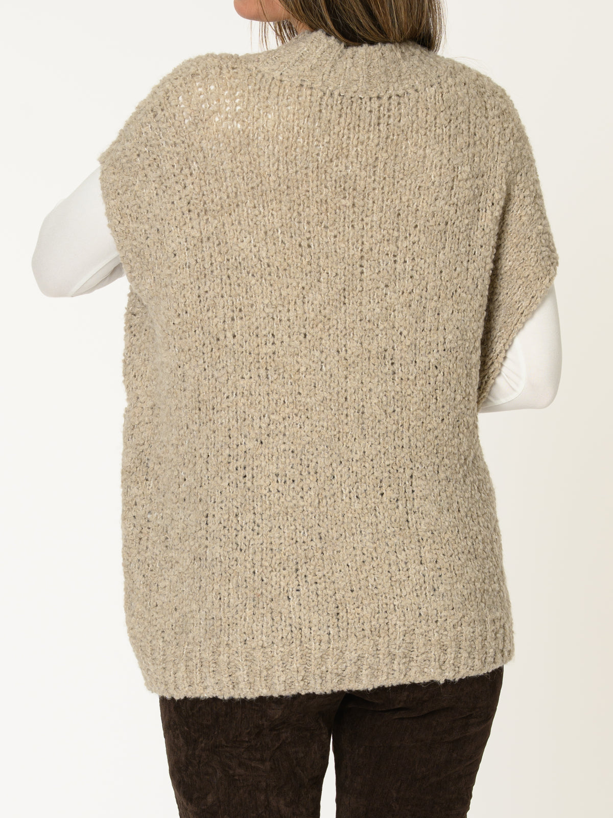 Chandail beige pour femme sans manche en tricot