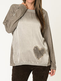 Chandail taupe pour femme en satin avec coeur et strass