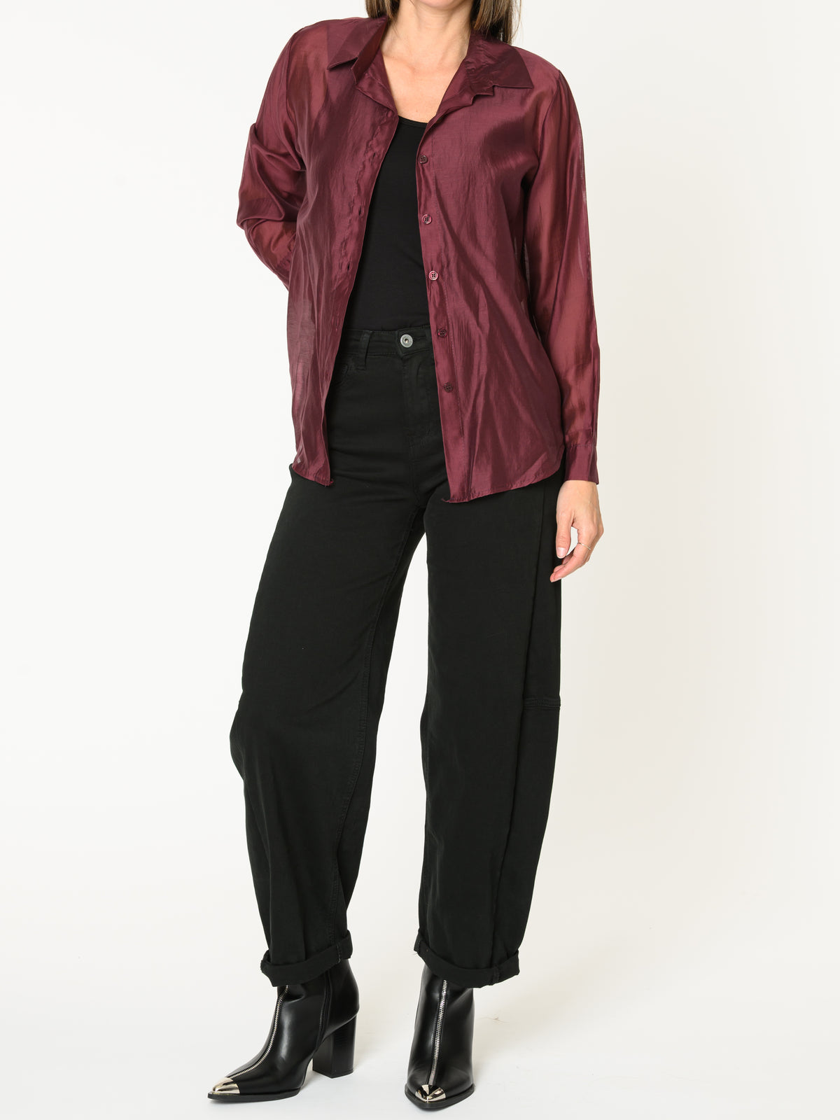 Chemise bourgogne pour femme en satin symétrique