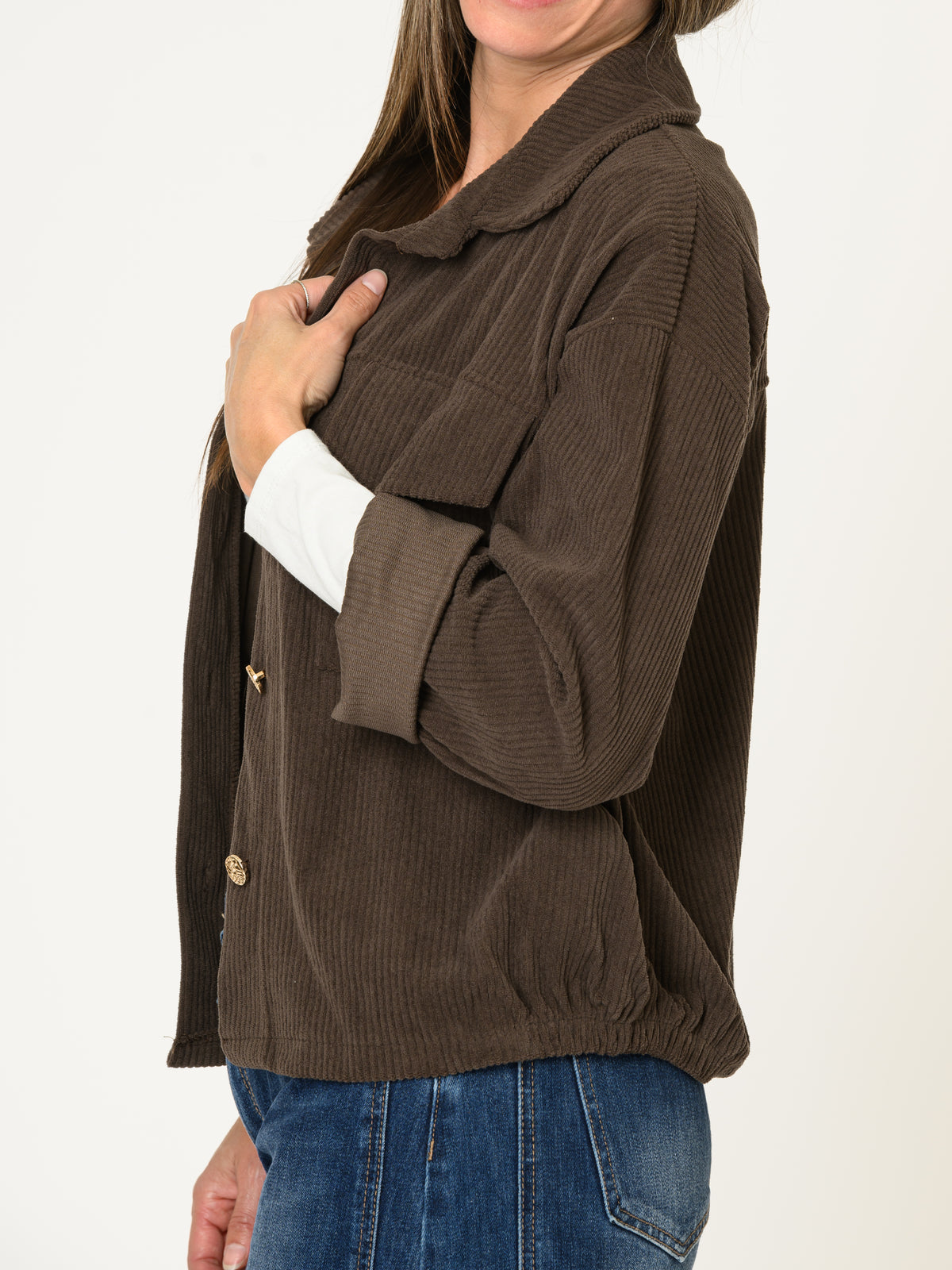 Veste brune pour femme côtelée style chemise avec poches