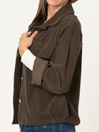 Veste brune pour femme côtelée style chemise avec poches