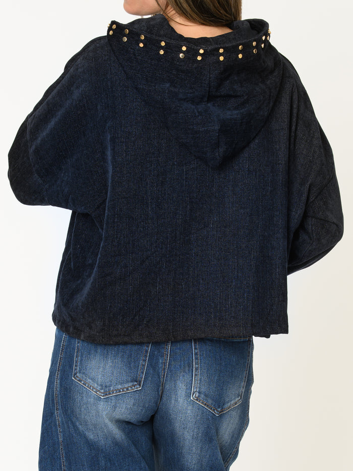 Chandail marine pour femme à capuchon avec boutons dorés