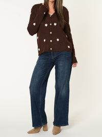 Cardigan brun pour femme à motif de coeurs blancs
