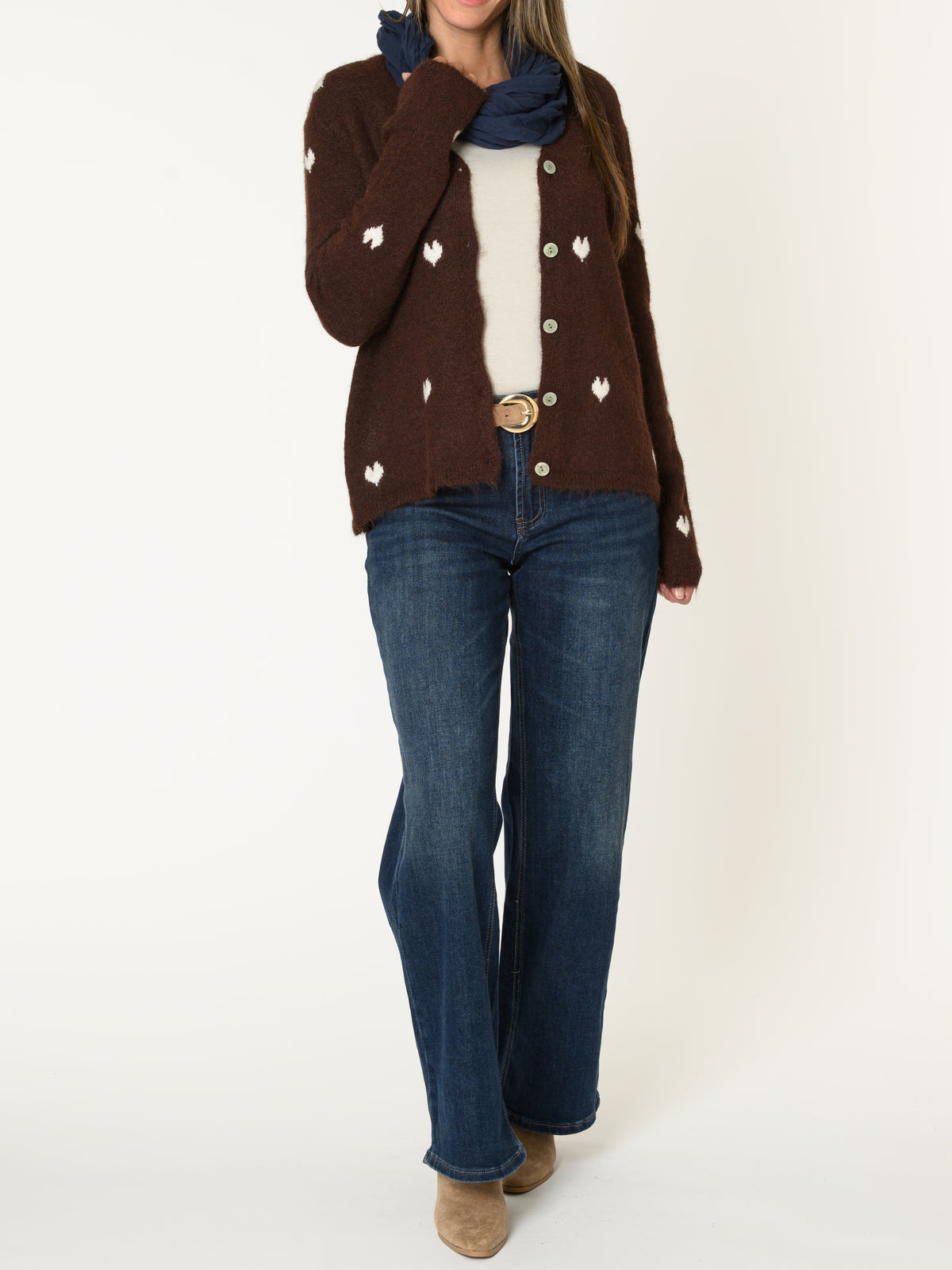 Cardigan brun pour femme à motif de coeurs blancs