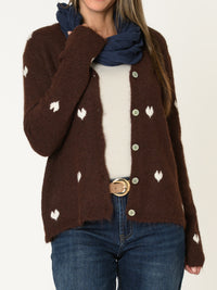 Cardigan brun pour femme à motif de coeurs blancs