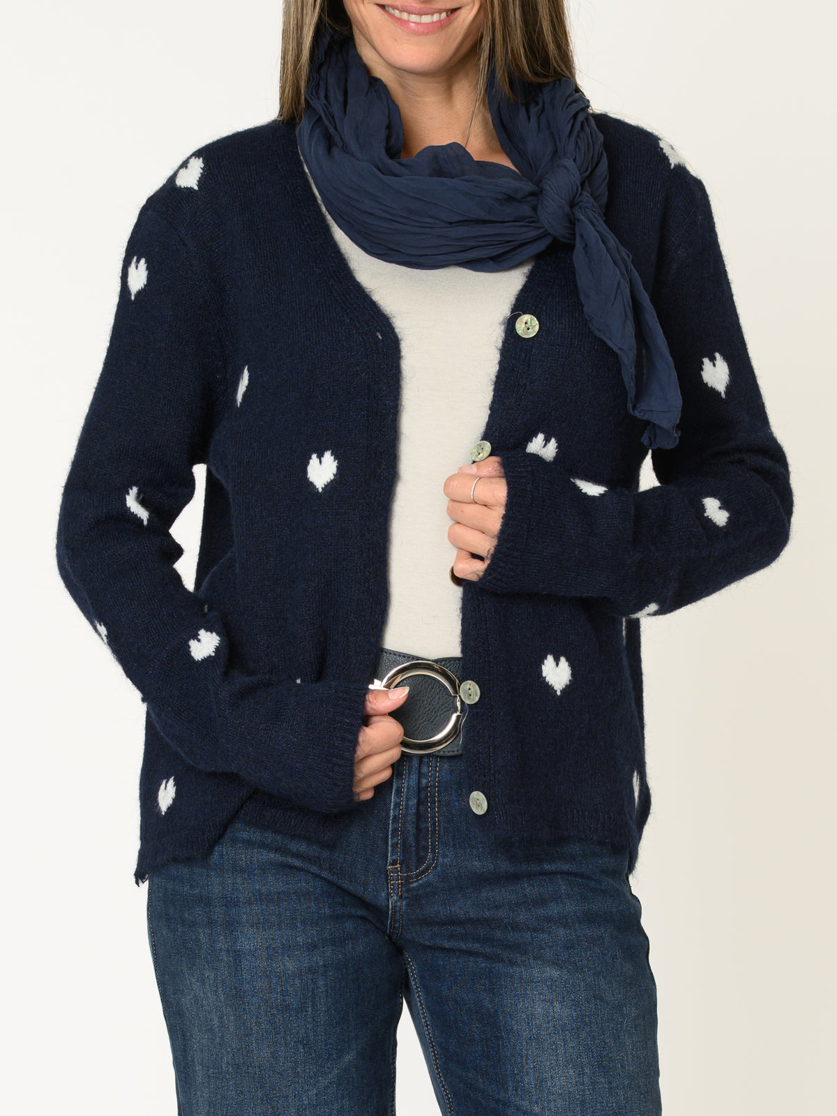 Cardigan marine pour femme à motif de coeurs blancs