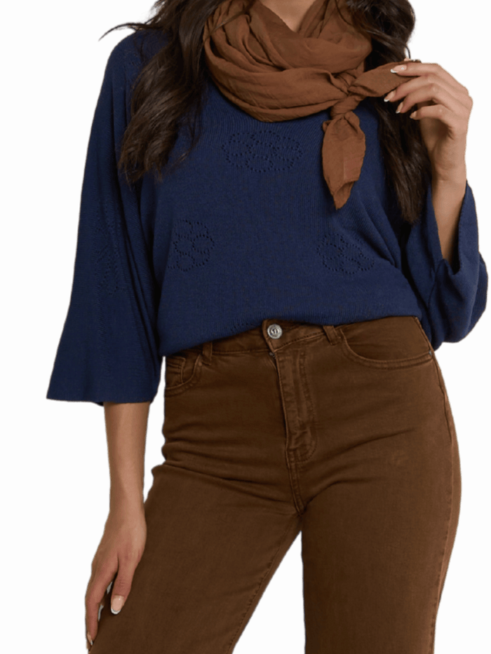 NEW - Chandail navy à motifs floraux