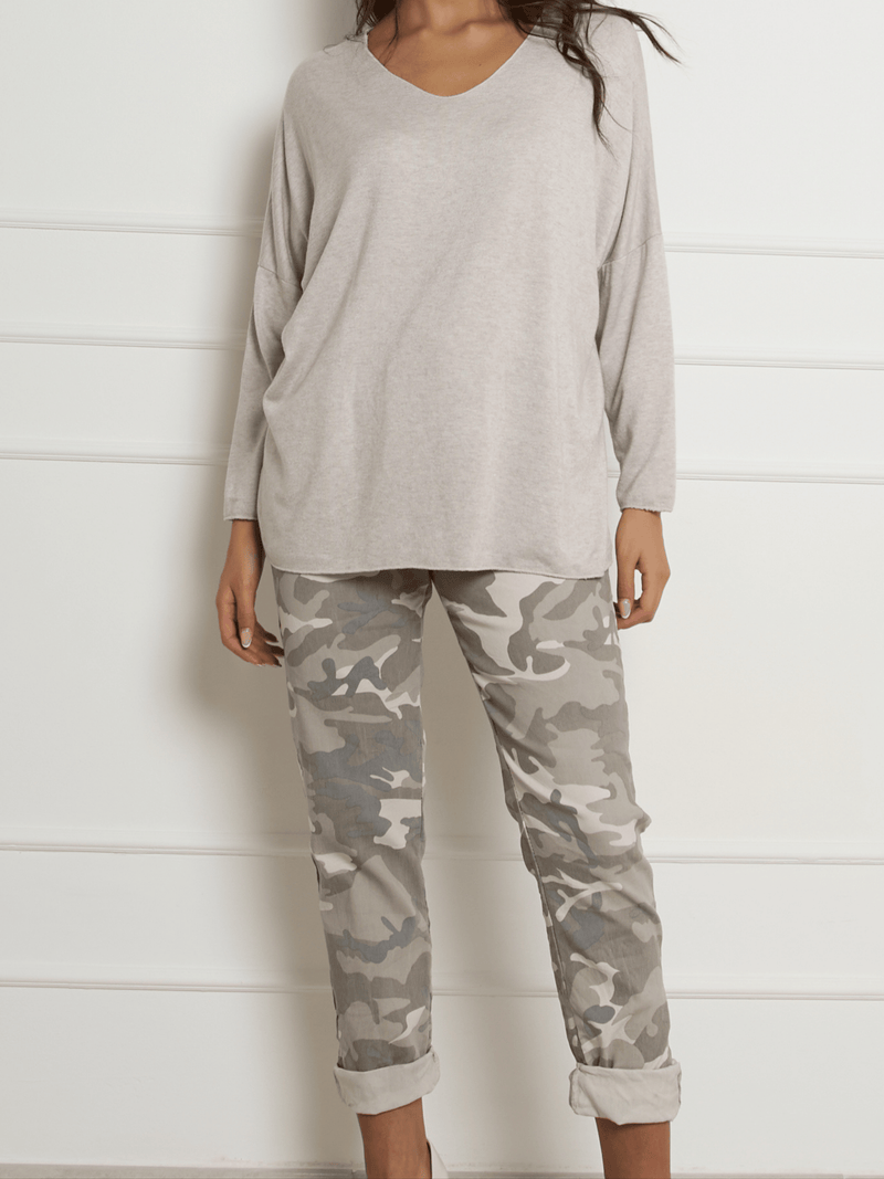 NEW - Pantalon beige avec imprimé militaire