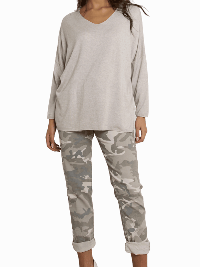 NEW - Pantalon beige avec imprimé militaire