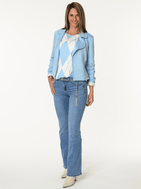 Chandail blanc crème à motifs de losanges bleus