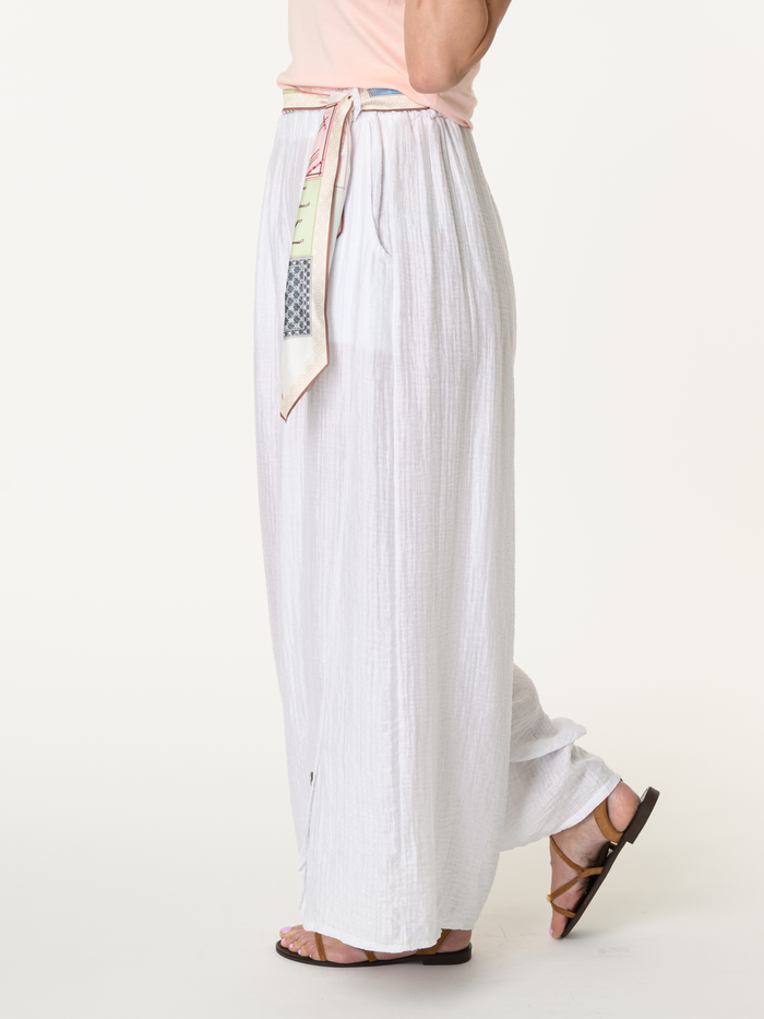 Pantalon palazzo blanc avec ceinture