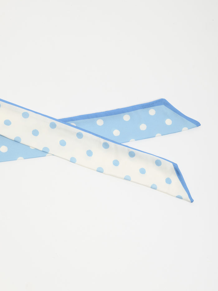 Foulard bleu mince en satin à motifs de pois