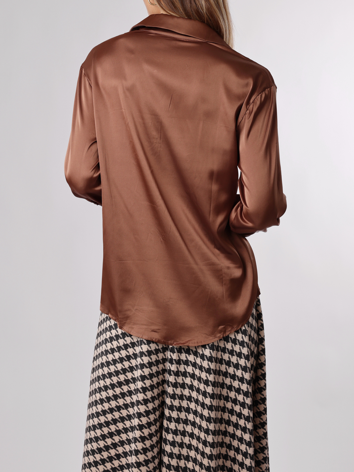 NEW - Chemise satinée café à manche longue