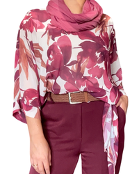 Blouse pour femme avec imprimé de fleurs rouge bourgogne avec foulard.