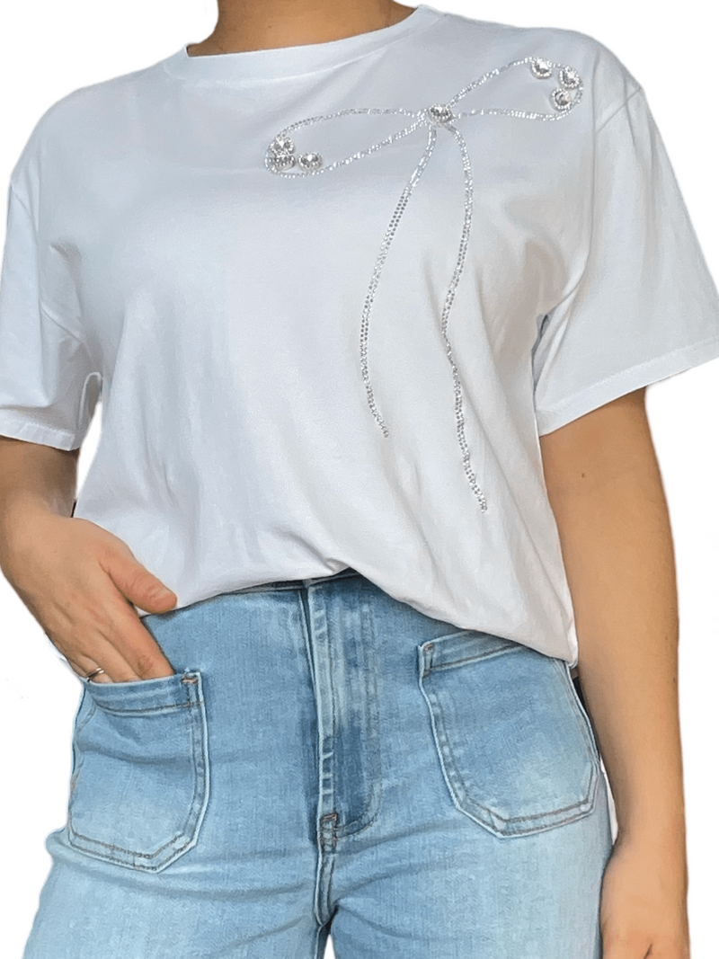 T-shirt blanc avec ruban de pierres décoratives