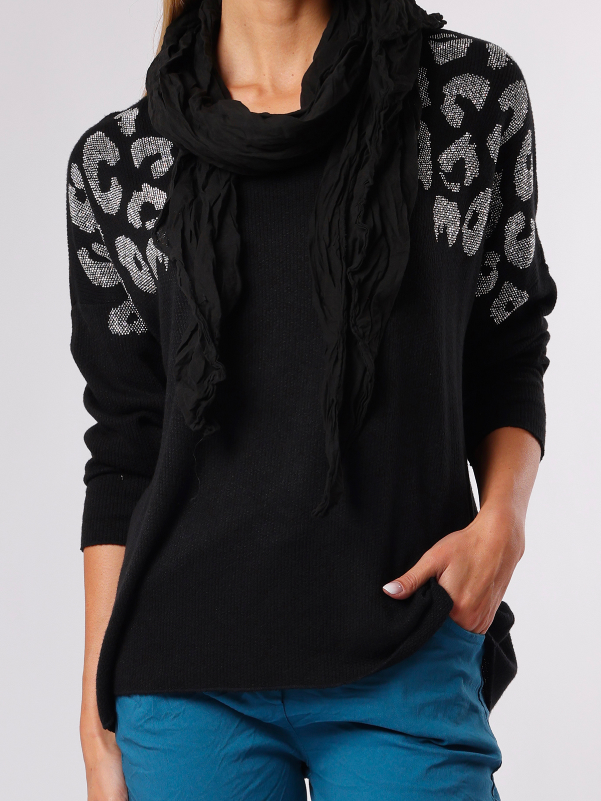 NEW - Chandail noir à motifs de léopard argentés