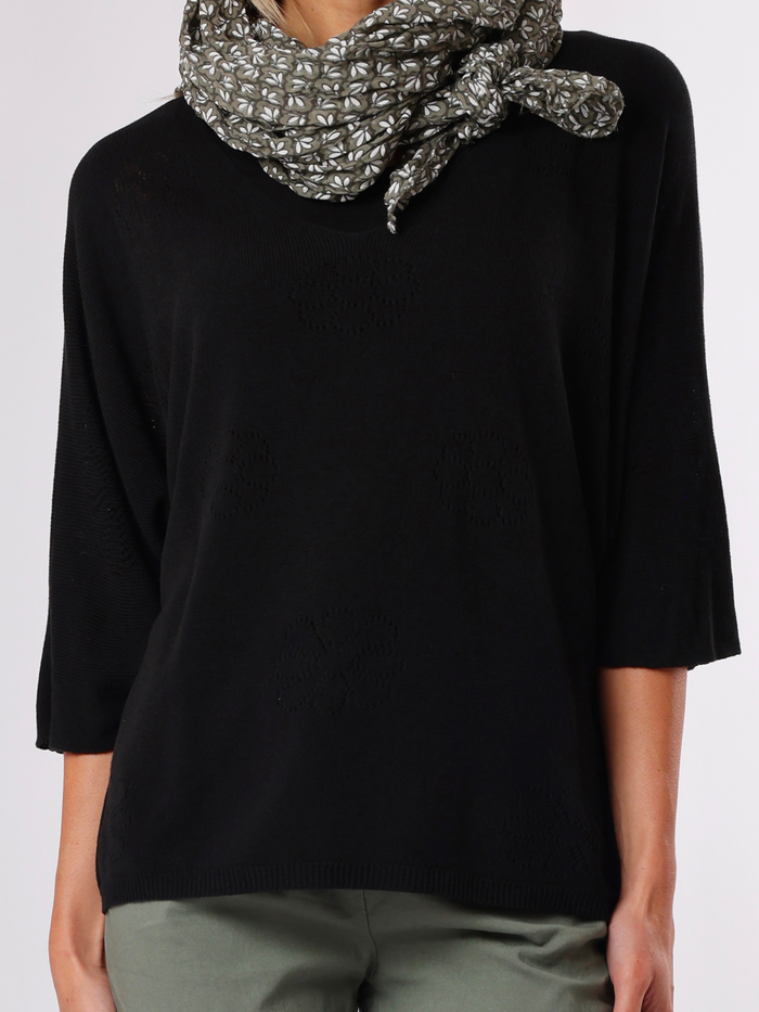 NEW - Chandail noir à motifs floraux