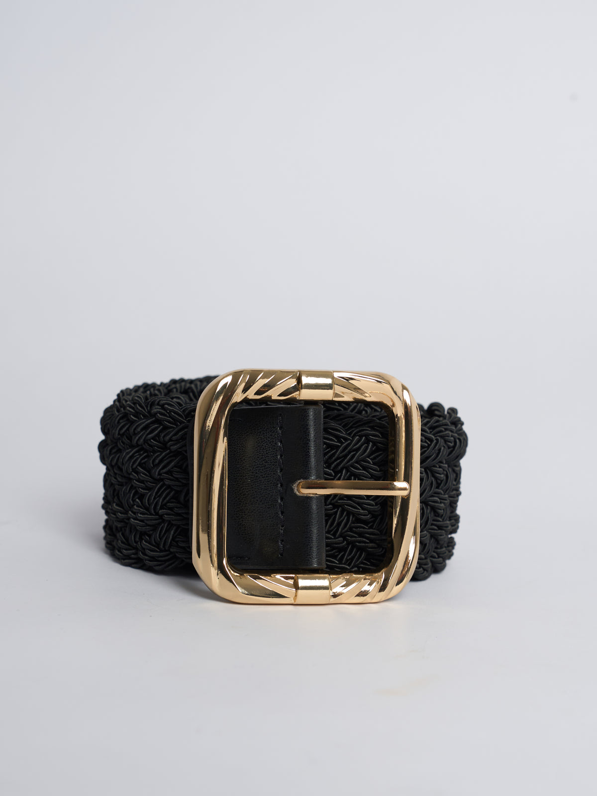 Ceinture noire tressée avec boucle dorée