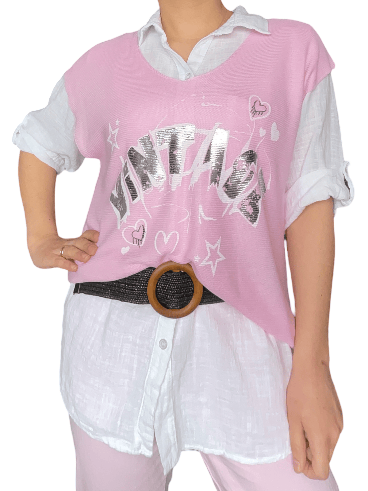 T-shirt rose écrit « vintage » argenté pour femme avec ceinture.